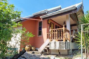 Pensió Hello Sichang Bungalow