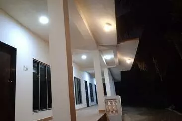 ホテル Green Woods Resort Near Kashid Beach