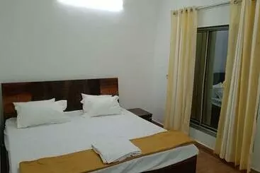 Hotel Green Woods Resort Near Kashid Beach