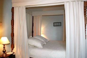 فندق Château Royal De Saint Saturnin