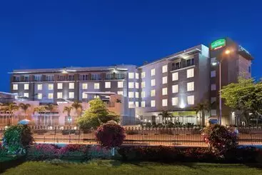 בית מלון כפרי Courtyard By Marriott Kingston, Jamaica