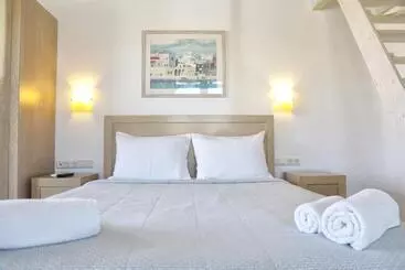 בית מלון כפרי Niriides Homes & Villas