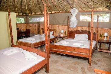 בית מלון כפרי Giraffe Hills Mara Camp