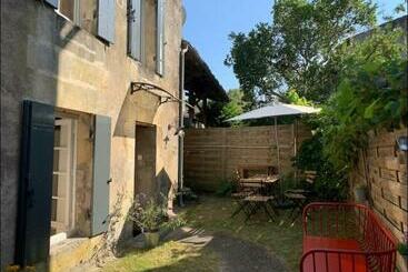 Pensionat Le Gite La Petite Fronsadaise