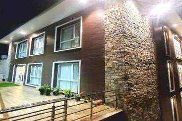 בית מלון כפרי The Sapling Manor