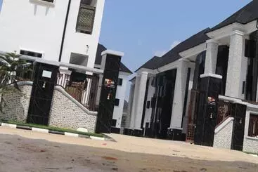 هتل Sakura Apartment