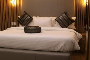 هتل Sakura Apartment