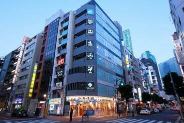 מלון כמוסות Rembrandt Cabin & Spa Shimbashi   Caters To Men