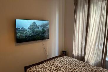 پانسیون Qdb Geneve Hyper Centre