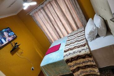 הוסטל Wampex Guest House In Northam Cbd 239 Coal Street