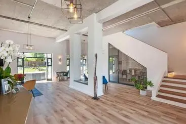 Pension Glow Boutique Suites & Guesthouse
