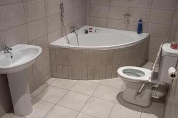 Пансион The Unit Party House