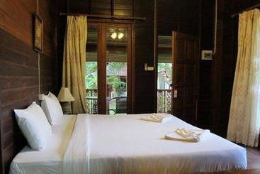 בית מלון כפרי Aonang Mountain Paradise