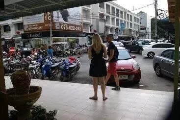 호텔 The City House