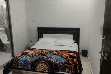 호텔 Oyo Metro Oasis