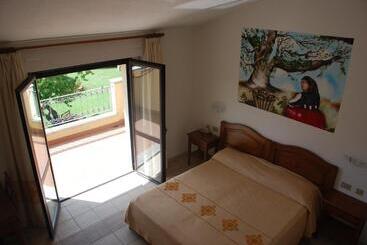 בית מלון כפרי Belvedere Tonara