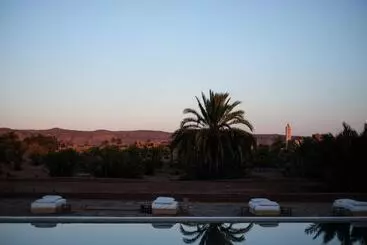 ペンション Kasbah Aitisfoul