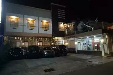 ペンション My Place Guest House Manado