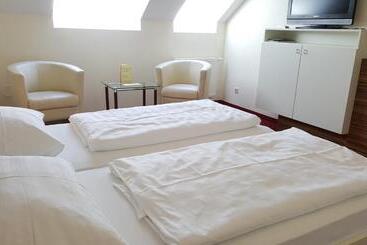 Hotelli Gasthof Zur Wachau