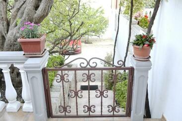 Pansiyon Apartments Irena