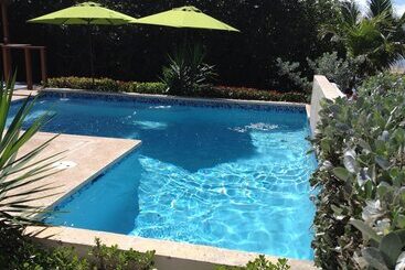 Отель Tarpon's Nest Lodge