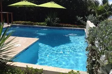 فندق Tarpon's Nest Lodge