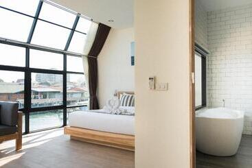 בית מלון כפרי Baan Tah On The Sea