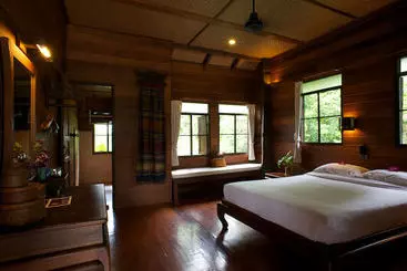 Отель Khum Lanna