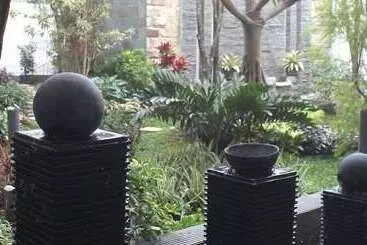 פנסיון Tlogomas Guest House