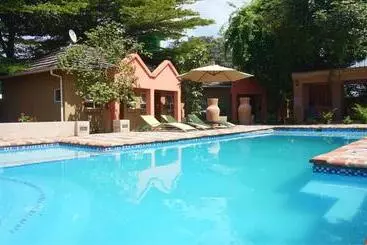 هتل Tasha Lodge And Tours