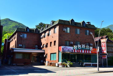 Pensione Jangwon Parktel