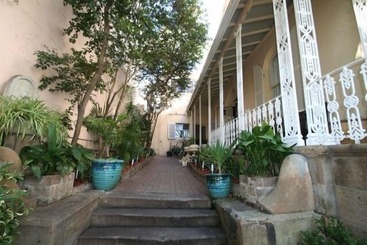 فندق صغير Original Backpackers