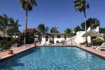 تختخواب و صبحانه Driftwood Gardens