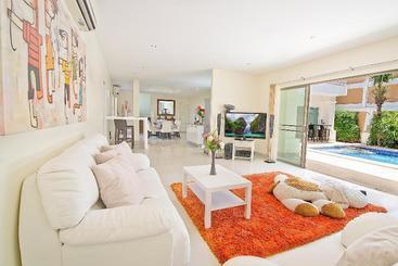 Tropicana Pool Villa