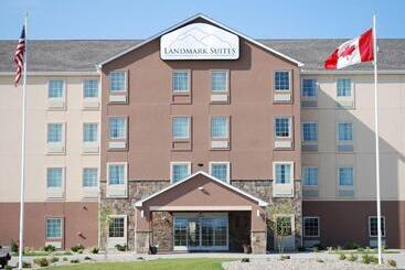 בית מלון כפרי Landmark Suites  Williston