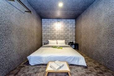 בית מלון כפרי Ninespavill