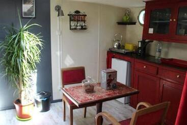 민박 Péniche Alclair