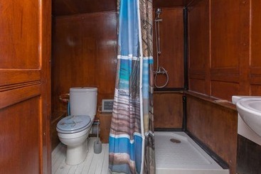 ベッドアンドブレックファースト Péniche Alclair