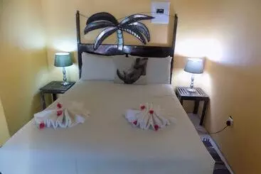 هتل Jump Street Chalets