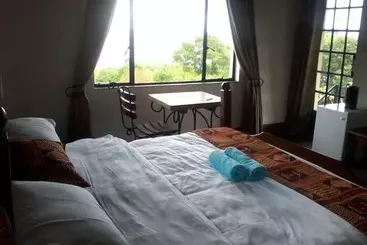 Hotel Zimre Lodge And Houseboats