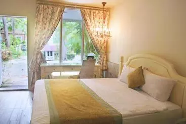 Aamiaismajoitus (B&B) Eador Luxury Villa