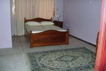 פנסיון East Airport Guesthouse