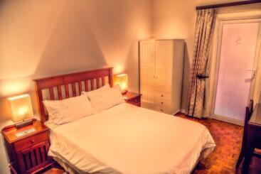 膳宿费 Nauntons Guest House