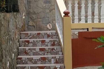 پانسیون River Side House