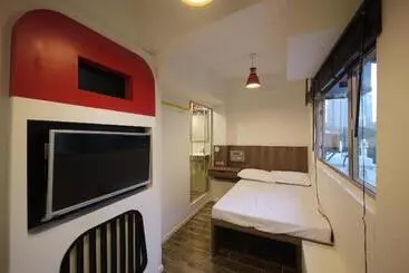 Panda S Hostel  Hot Dog Bus