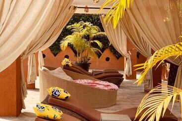 מלון דירות Seafront Residence &