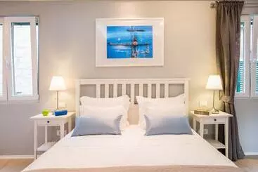 Serenity Split Apartments