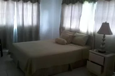 آپارتمان‌های توریست‌ها Cottage Cut Villas