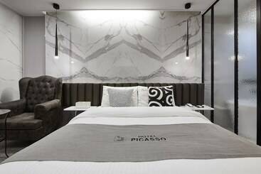 Hotel Picasso