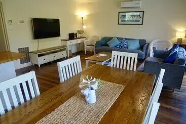 一軒屋 Beachwalk Cottage